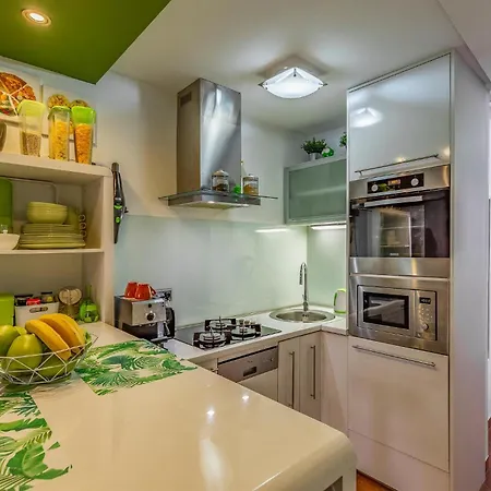 Lägenhet Beautiful In With Wifi Pula