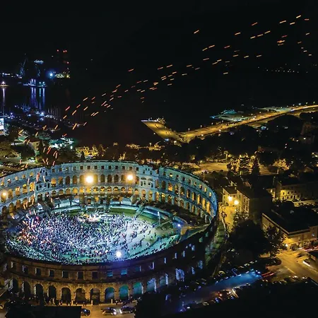 Beautiful In With Wifi 아파트 풀라